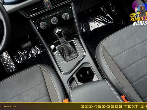 Used 2023 Volkswagen Taos SE w/ Panoramic Sunroof Package FWD image 21