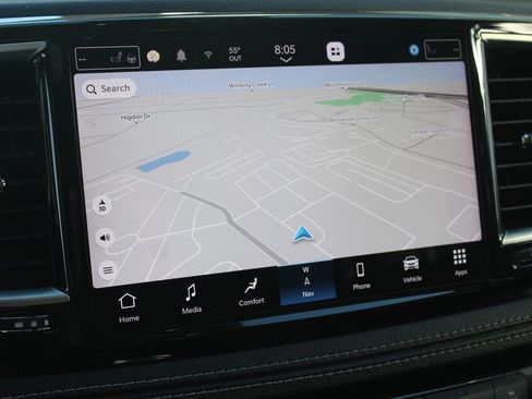 Used 2023 Chrysler Pacifica Limited w/ Uconnect Theater Family Group AWD/4WD image 19