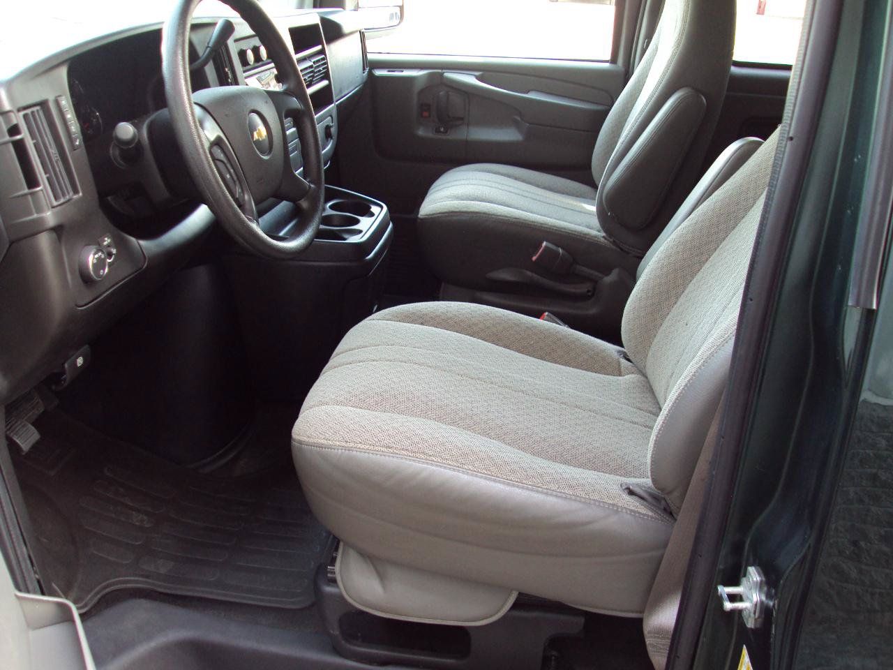 Used 2014 Chevrolet Express 1500 LT w/ LT Preferred Equipment Group AWD/4WD image 17