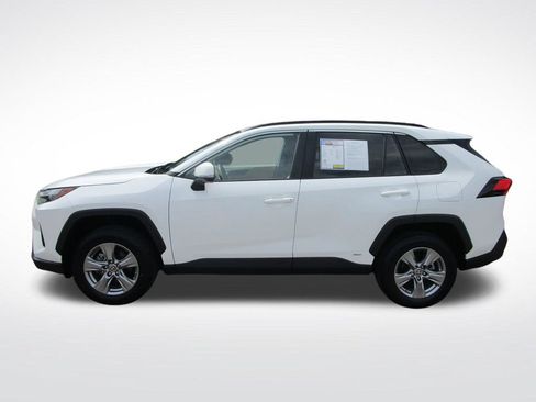 Used 2024 Toyota RAV4 LE AWD/4WD image 3