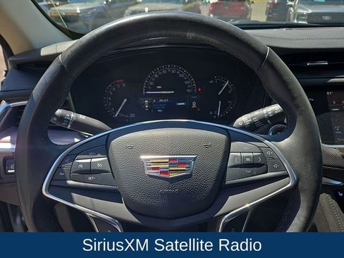 Used 2017 Cadillac XT5 Luxury w/ Driver Awareness Package AWD/4WD image 4