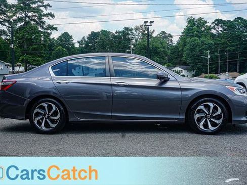 Used 2017 Honda Accord EX-L image 9