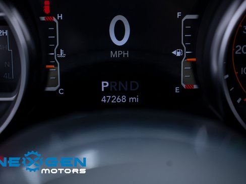 Used 2020 Jeep Wrangler Unlimited Sahara image 9