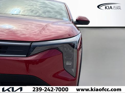 New 2025 Kia K4 LXS FWD image 8