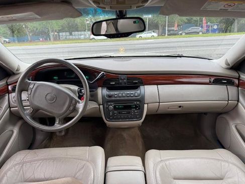 Used 2002 Cadillac De Ville Sedan w/ Comfort/Convenience Pkg image 13