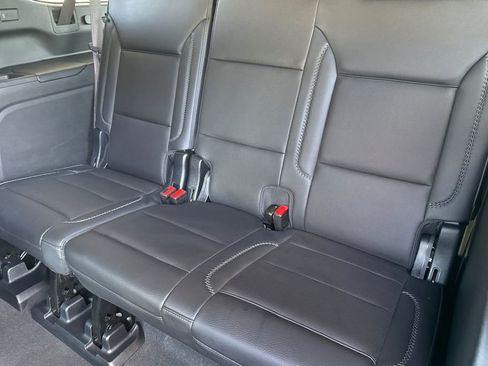 Used 2025 GMC Yukon XL Denali image 24