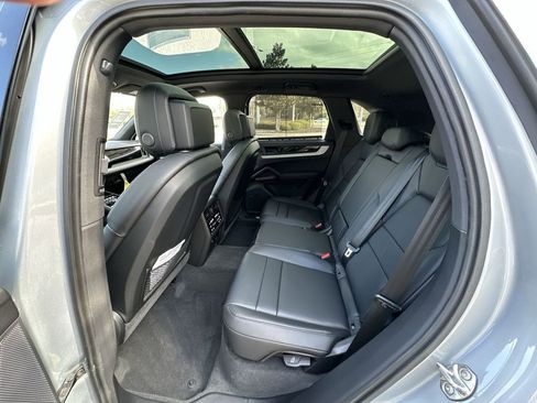 New 2026 Porsche Cayenne image 27
