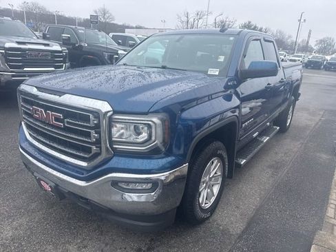 Used 2017 GMC Sierra 1500 SLE w/ SLE Value Package image 3