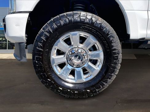 Used 2022 Ford F250 Platinum w/ FX4 Off-Road Package image 35