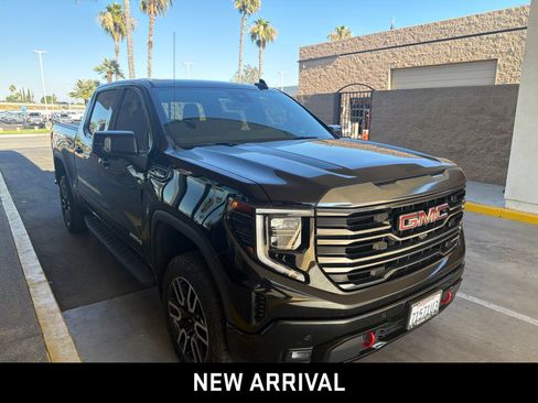 Certified 2023 GMC Sierra 1500 AT4 w/ AT4 Premium Package AWD/4WD image 3