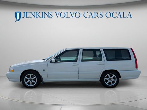 Used 1999 Volvo V70 FWD image 6