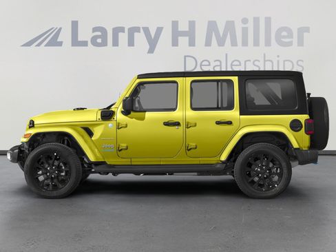 Used 2023 Jeep Wrangler Unlimited w/ Cold Weather Group AWD/4WD image 3