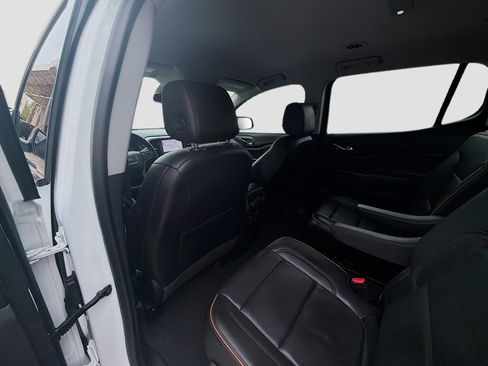 Used 2023 GMC Acadia AT4 image 25