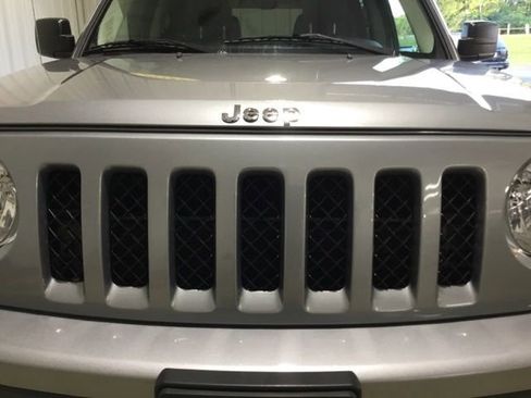 Used 2017 Jeep Patriot Sport image 23