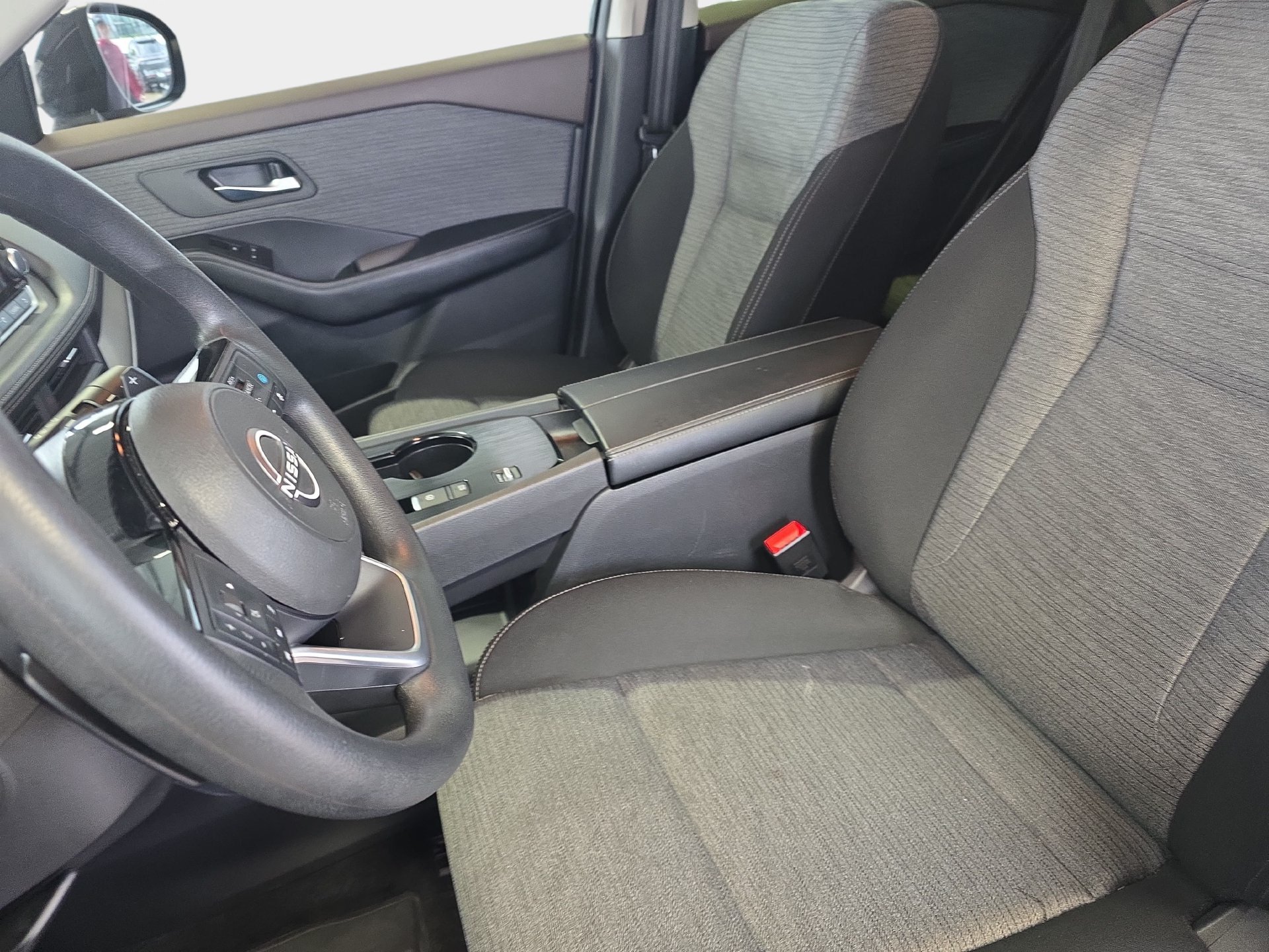 Used 2023 Nissan Rogue SV FWD image 14