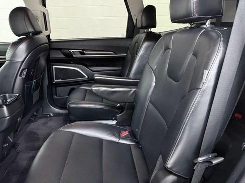 Used 2023 Kia Telluride S FWD image 20