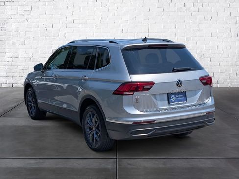 Certified 2023 Volkswagen Tiguan SE FWD image 5