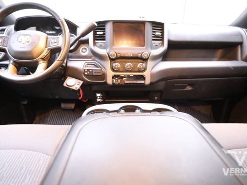 Used 2024 RAM 2500 Tradesman w/ Chrome Appearance Group image 13