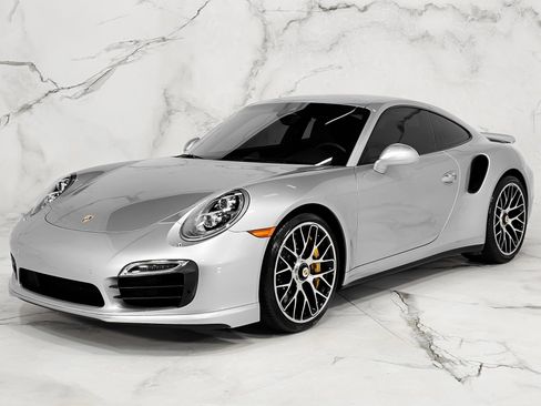 Used 2014 Porsche 911 Turbo S image 3