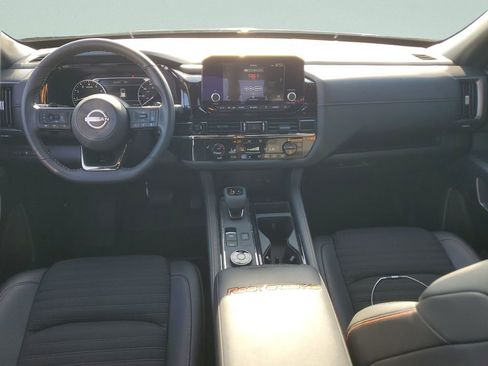 Used 2025 Nissan Pathfinder Rock Creek AWD/4WD image 11