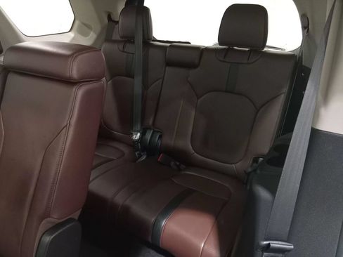 Used 2024 Honda Pilot Elite image 12