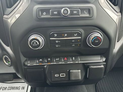 Used 2022 Chevrolet Silverado 1500 Custom AWD/4WD image 18
