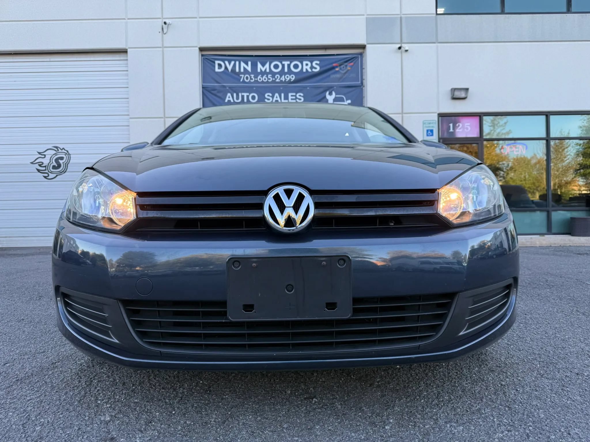 Used 2013 Volkswagen Golf 4-Door FWD image 6