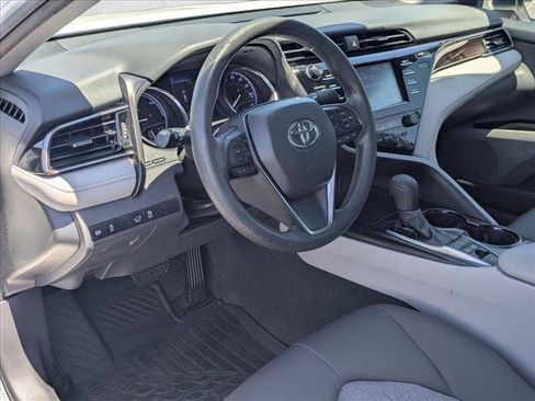 Used 2019 Toyota Camry LE FWD image 10