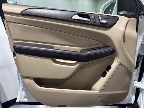 Used 2017 Mercedes-Benz GLS 450 4MATIC image 38