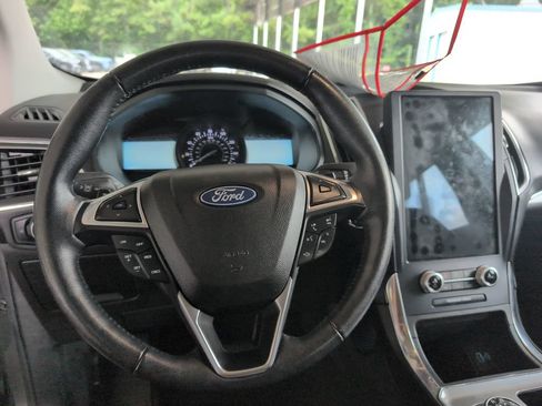 Used 2023 Ford Edge Titanium w/ Class II Trailer Tow Package AWD/4WD image 12