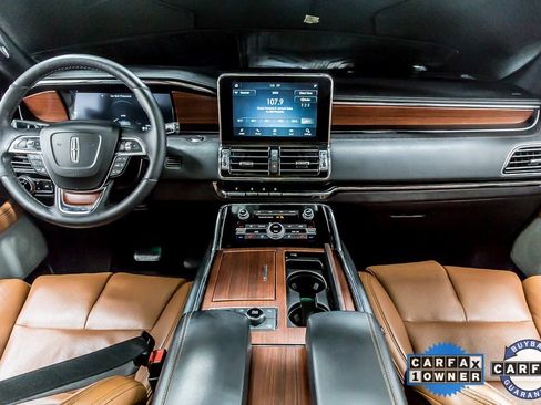 Used 2021 Lincoln Navigator Reserve w/ Luxury Package image 17