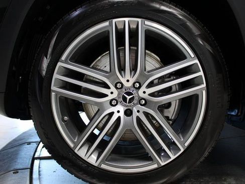 Used 2025 Mercedes-Benz GLS 450 4MATIC image 37