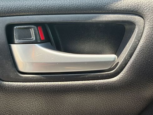 Used 2017 Toyota Camry LE FWD image 16