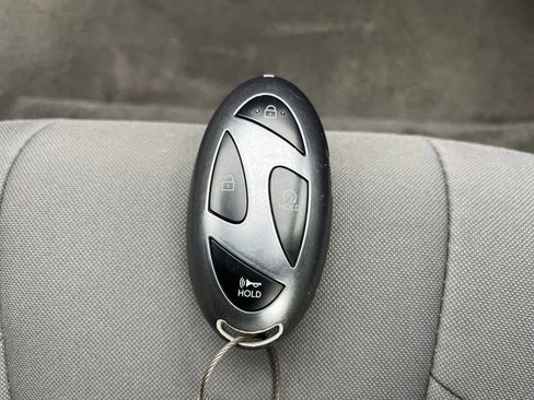 Used 2025 Hyundai Elantra SEL image 23