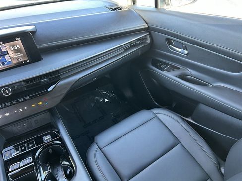 Certified 2025 Nissan Murano SV w/ Cargo Package image 18