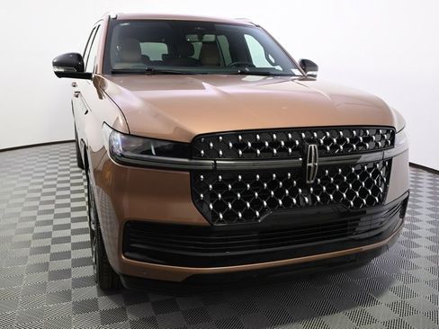 New 2026 Lincoln Navigator L Black Label AWD/4WD image 9