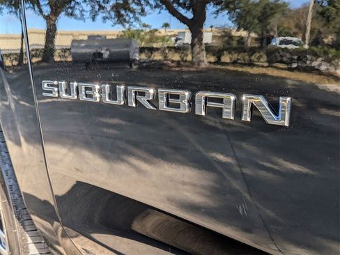 New 2026 Chevrolet Suburban Premier image 6