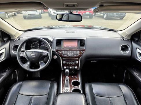 Used 2016 Nissan Pathfinder Platinum AWD/4WD image 9