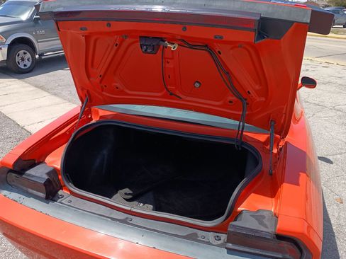 Used 2009 Dodge Challenger R/T RWD image 12