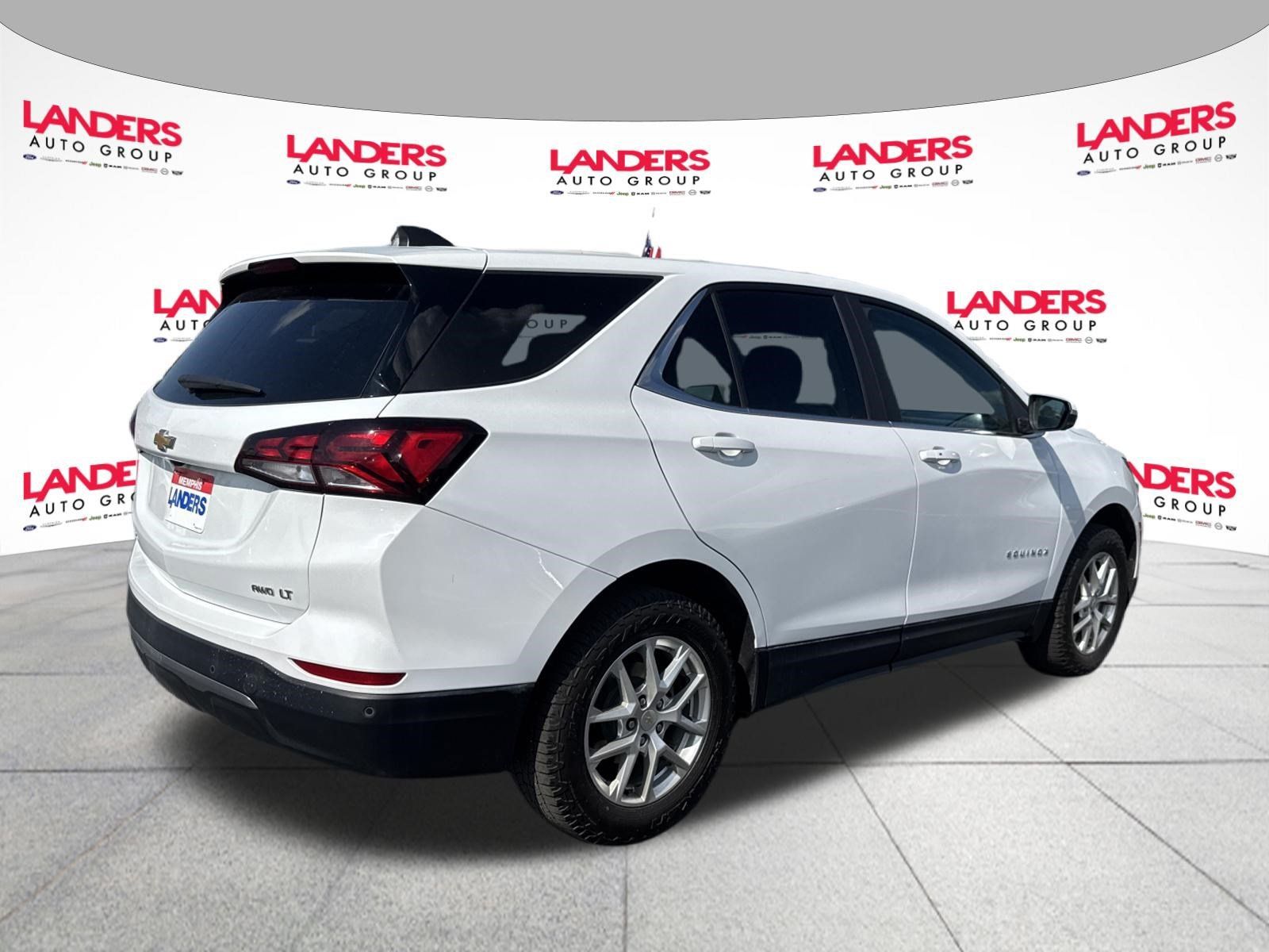 Used 2024 Chevrolet Equinox LT AWD/4WD image 3