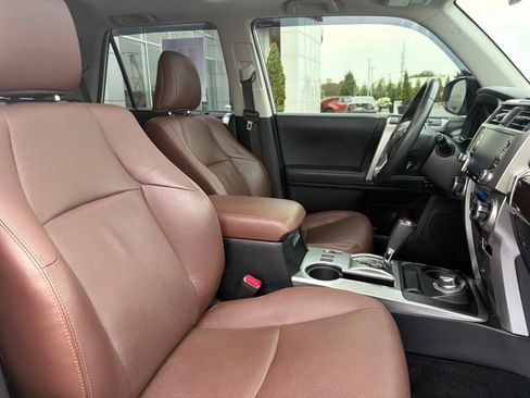 Used 2021 Toyota 4Runner Limited AWD/4WD image 32