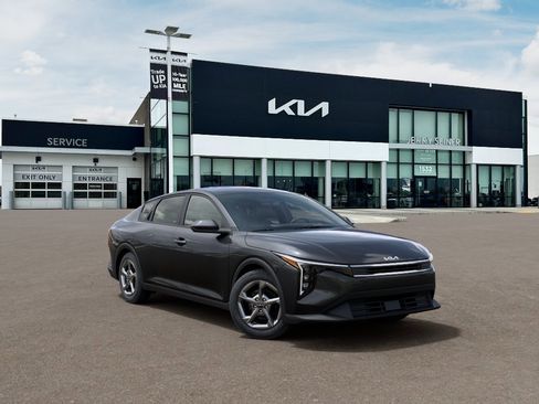 New 2026 Kia K4 LXS FWD image 9