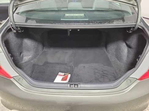 Used 2014 Toyota Camry LE image 10