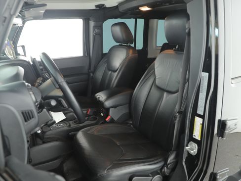 Certified 2017 Jeep Wrangler Unlimited Sahara image 6