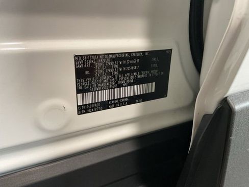 Used 2025 Toyota RAV4 XLE image 23