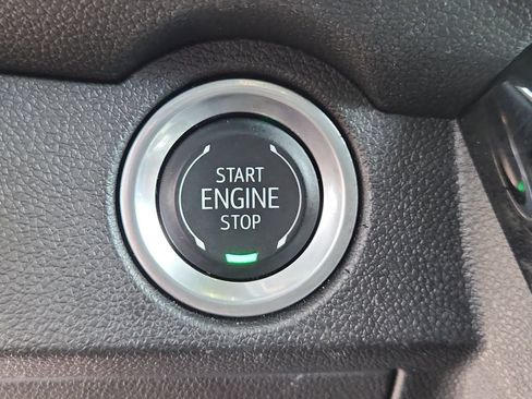 Used 2024 Chevrolet Traverse LT FWD image 22