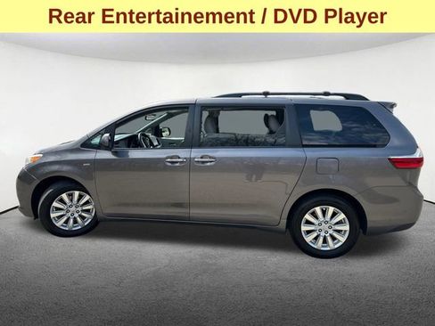 Used 2017 Toyota Sienna XLE Premium image 6