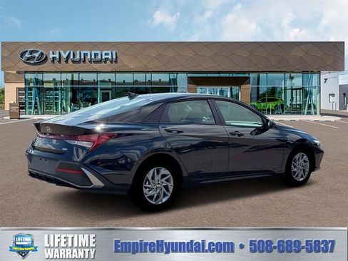New 2026 Hyundai Elantra Hybrid FWD image 8