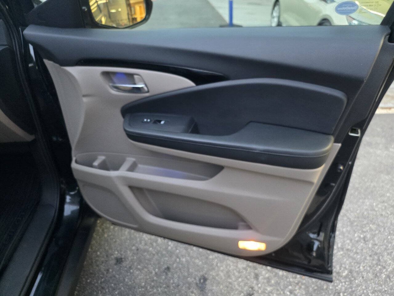 Used 2019 Honda Pilot Touring image 30