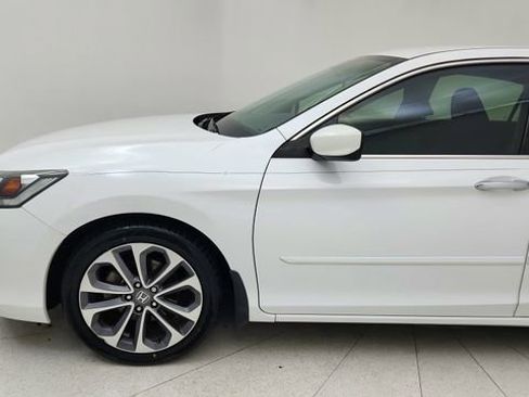 Used 2015 Honda Accord Sport image 9